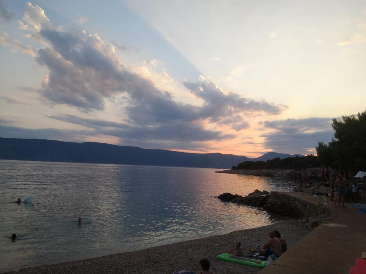 Apartments Vilim Pinezići 外观 照片