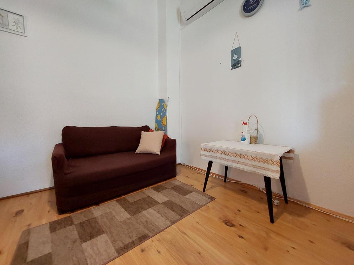 Apartments Vilim Pinezići 外观 照片