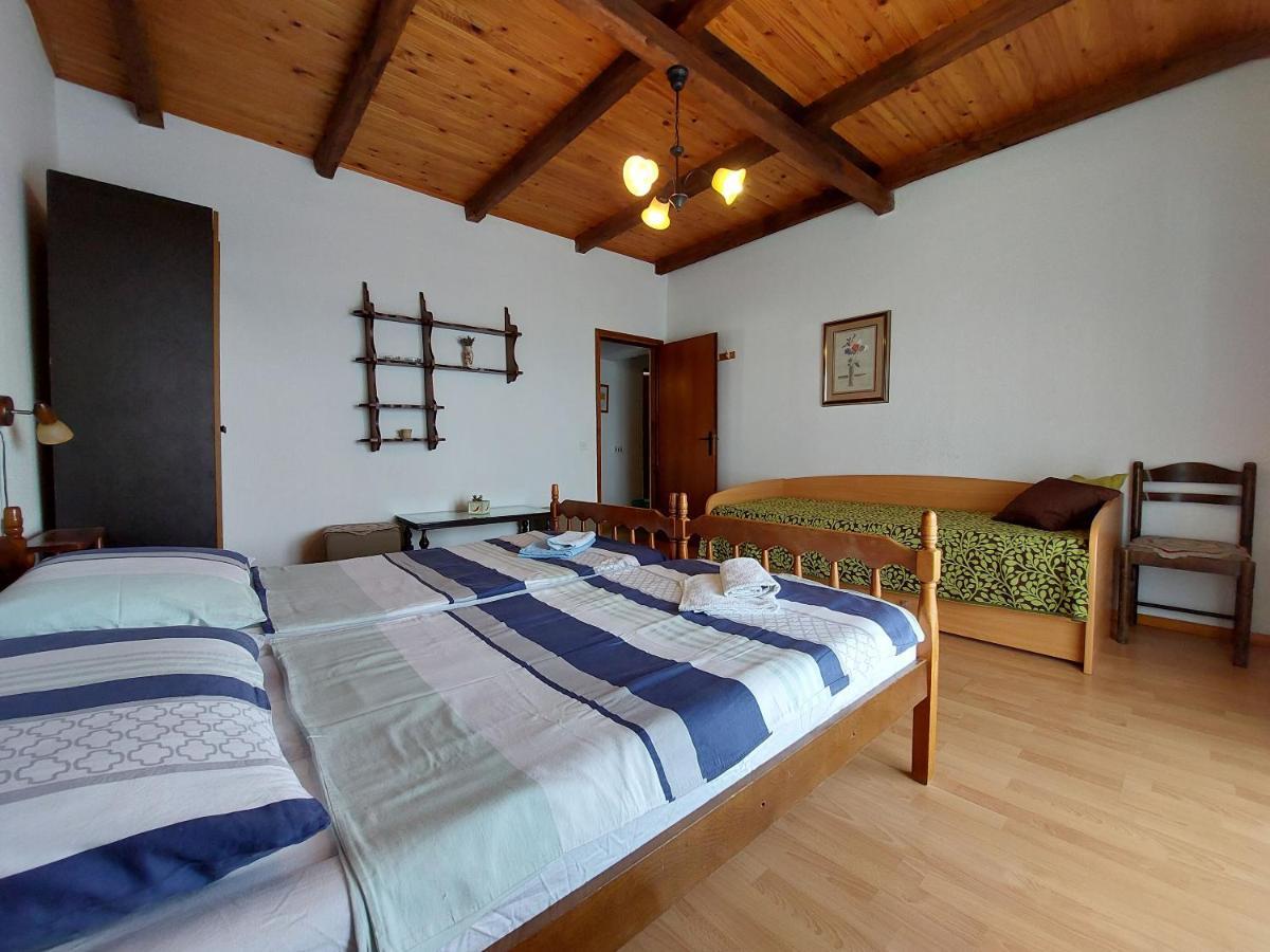 Apartments Vilim Pinezići 外观 照片