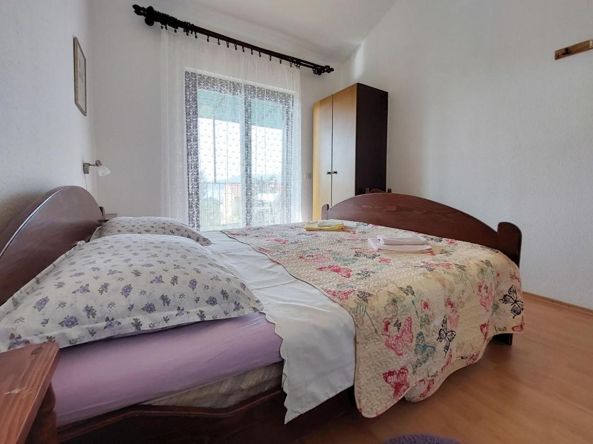 Apartments Vilim Pinezići 外观 照片