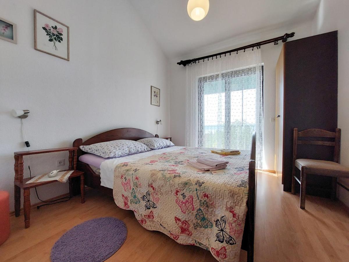 Apartments Vilim Pinezići 外观 照片