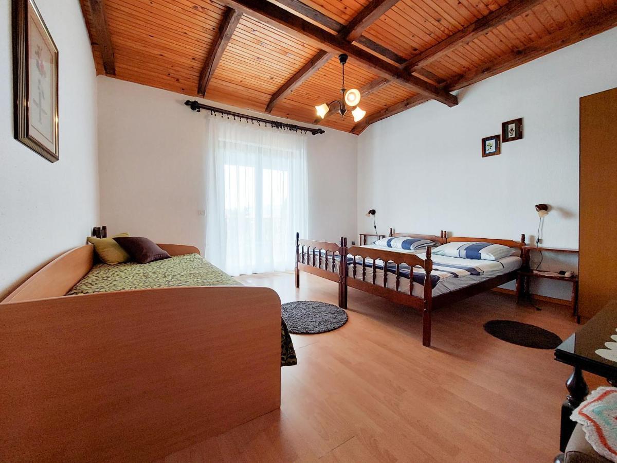 Apartments Vilim Pinezići 外观 照片