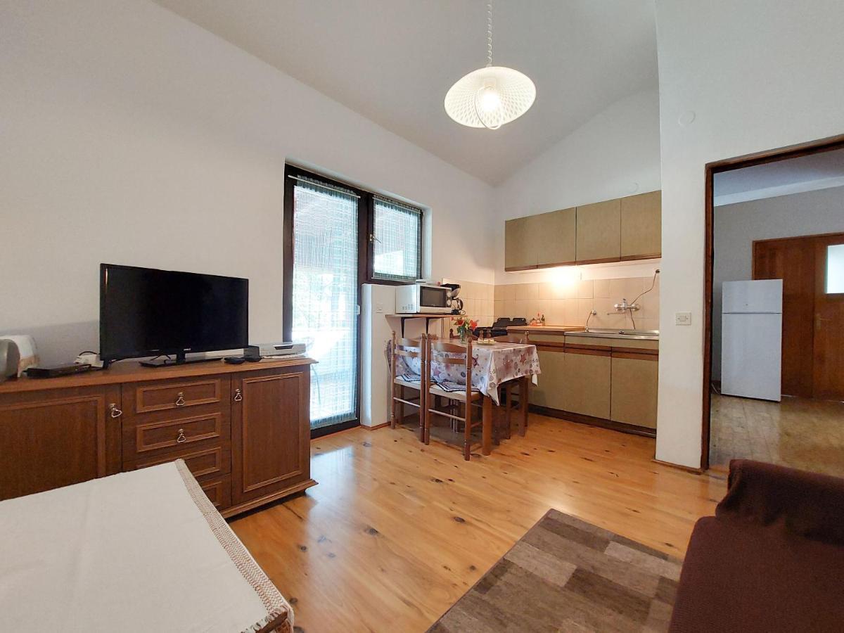 Apartments Vilim Pinezići 外观 照片