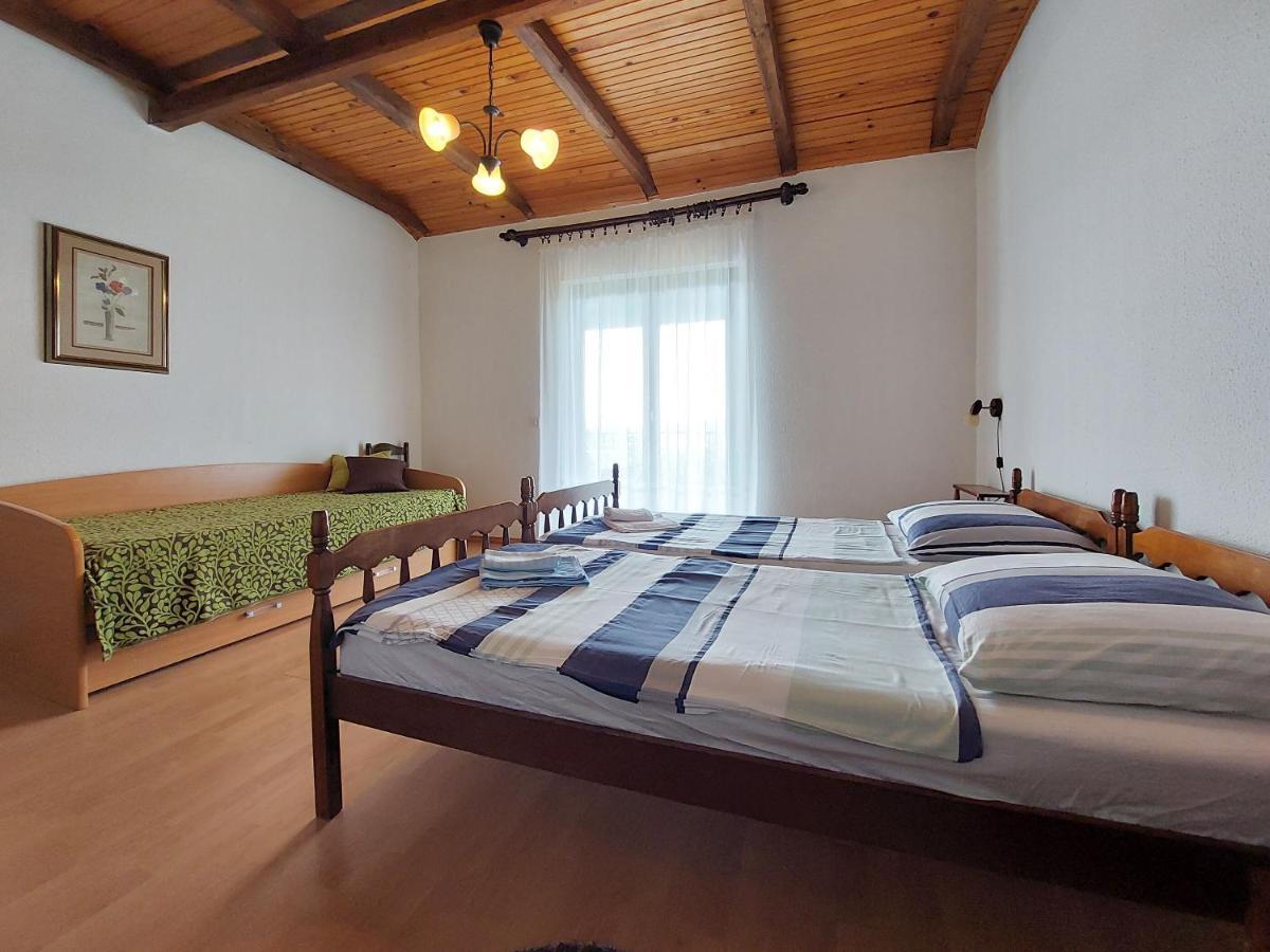 Apartments Vilim Pinezići 外观 照片