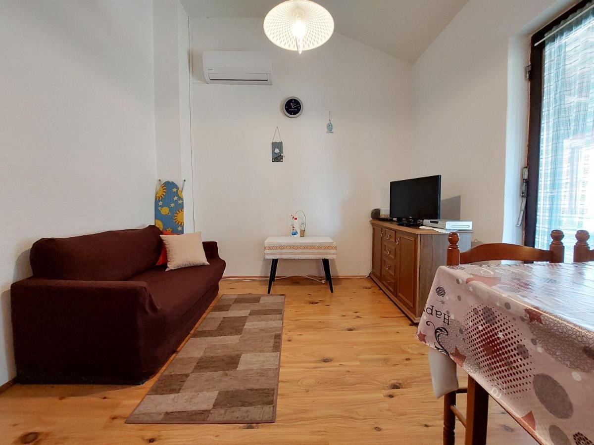 Apartments Vilim Pinezići 外观 照片