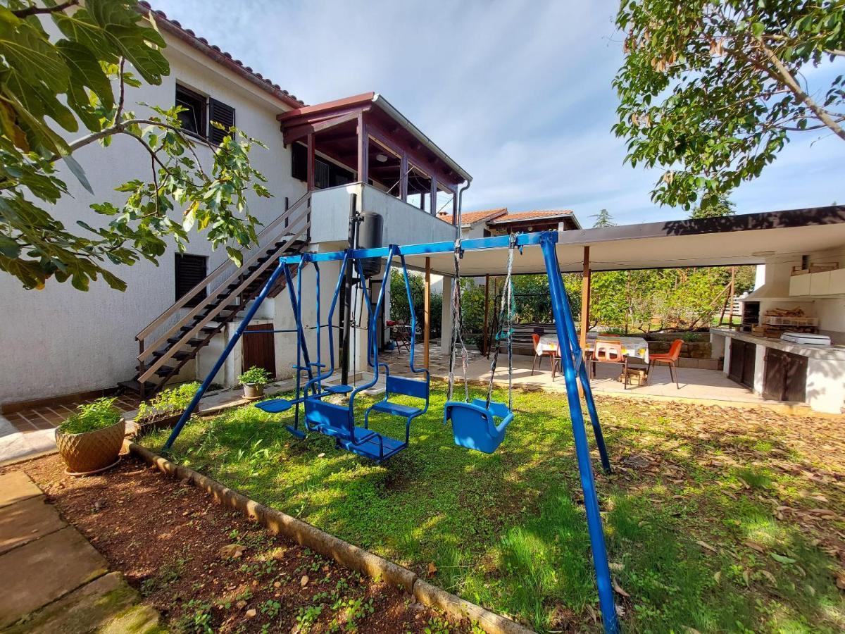 Apartments Vilim Pinezići 外观 照片
