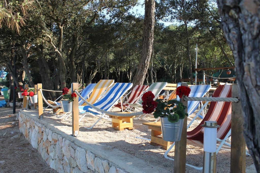 Apartments Vilim Pinezići 外观 照片